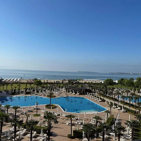 Sunny Majestic Private アパート *